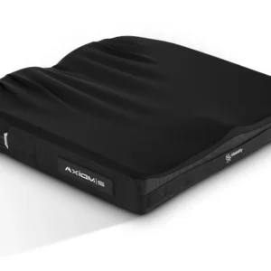 Czarna profilowana poduszka ortopedyczna o prostokątnym kształcie z falistymi wgnieceniami na górnej powierzchni, teksturowanymi bokami i widoczną naszywką z logo, ustawiona na białym tle.