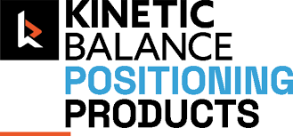 Logo firmy Kinetic Balance — po lewej czarno-pomarańczowa, stylizowana litera „K” w kwadracie, obok wieloliniowy napis KINETIC BALANCE POSITIONING PRODUCTS, przy czym słowo POSITIONING jest niebieskie, pozostałe wyrazy czarne.