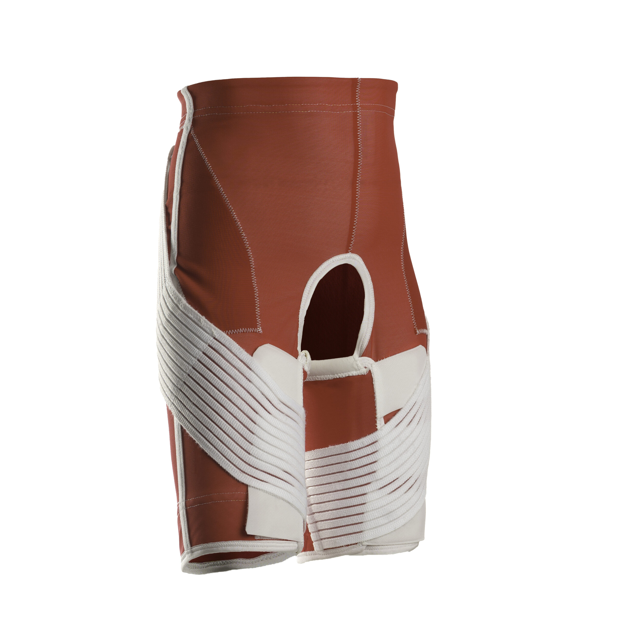 Czerwono-biały ortopedyczny stabilizator biodra i pachwiny z owalnym wycięciem i krzyżującymi się białymi elastycznymi taśmami.